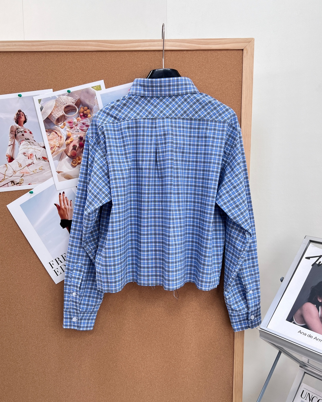 🆕MIU MIU经典款miu系甜妹本命蓝格衬衫上新💙把松弛学院风穿在身上，清爽蓝调细格纹自带清爽滤镜，经