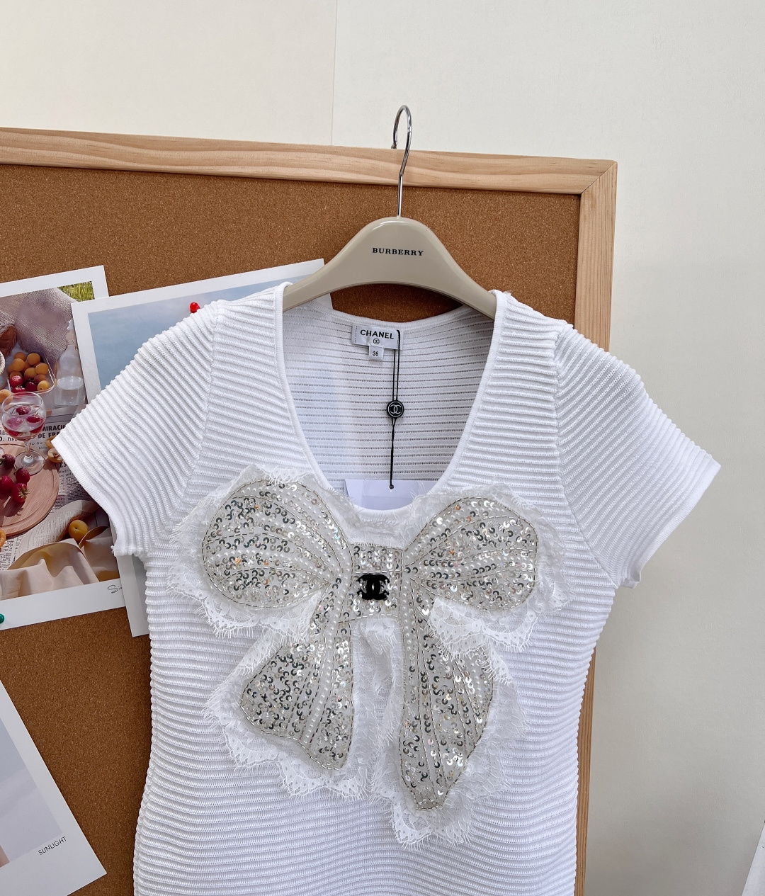 🆕CHANEL小香26春夏新品亮片蝴蝶结U领针织短上衣✨经典小香风拿捏温柔氛围感▫️U型领剪裁：雅致大U