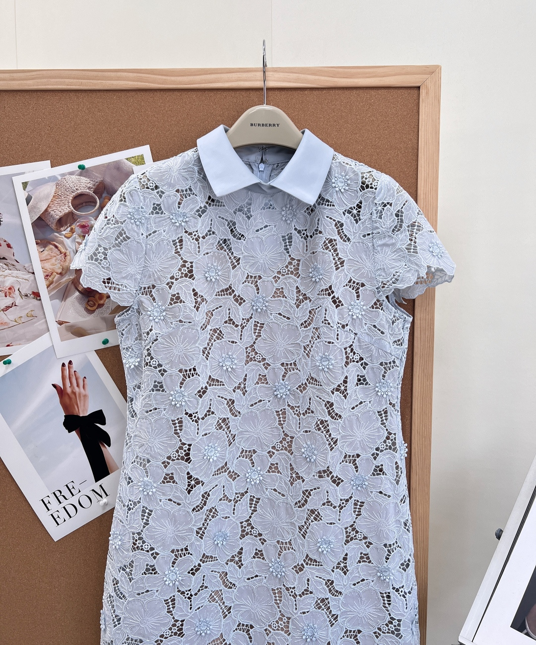 🆕Self-Portrait新款冰河蓝立体剪花蕾丝短款连衣裙✨限定冰河蓝，春夏专属冰川雾蓝色调，清冷通透