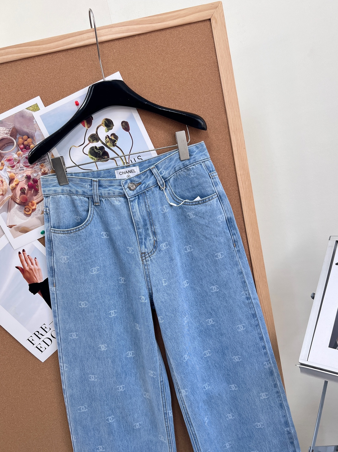 🆕CHANEL26SS激光烧花满印双C牛仔裤，长裤👖短裤🩳一套现货上架，重工激光烧花双C阔腿直筒牛仔裤！