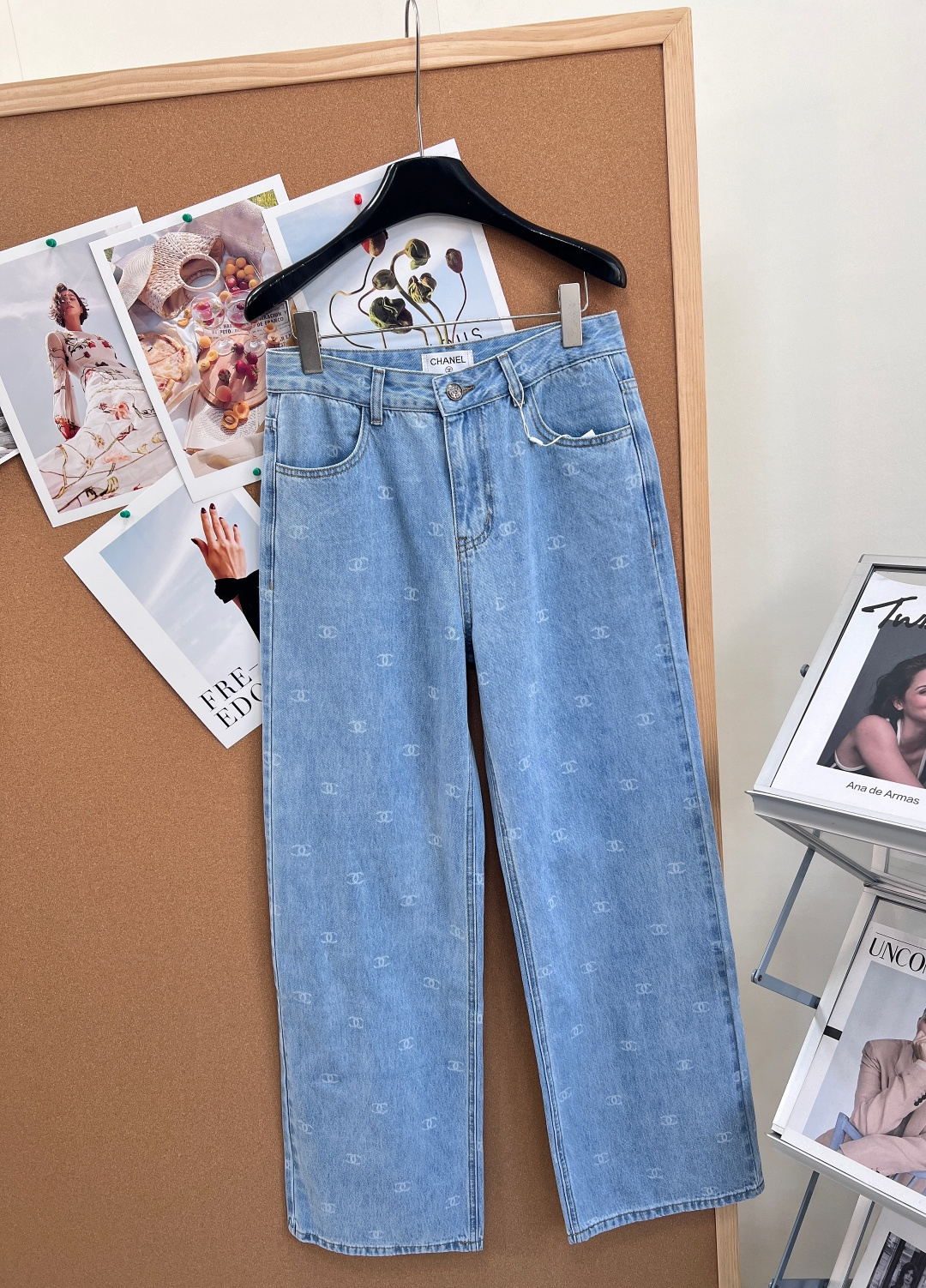 🆕CHANEL26SS激光烧花满印双C牛仔裤，长裤👖短裤🩳一套现货上架，重工激光烧花双C阔腿直筒牛仔裤！