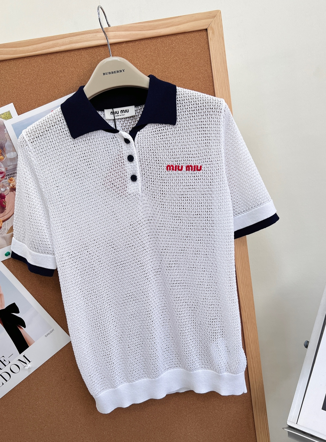 🆕MiuMiu26新款撞色镂空Polo针织短袖✨经典学院风重磅上新，原版定织网眼镂空针织面料，通体透气大