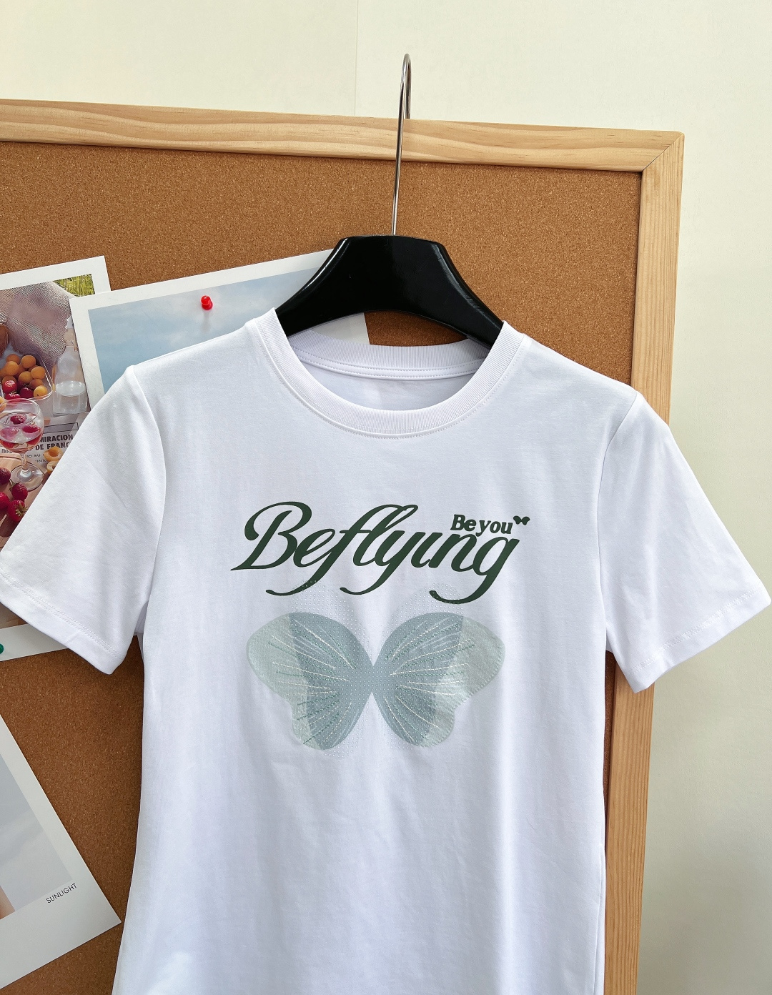 🆕dzzit地素26SS青蝶烫钻字母短袖T恤🦋精选高支精梳纯棉，棉料密实软糯，透气排汗，春夏上身清爽不闷