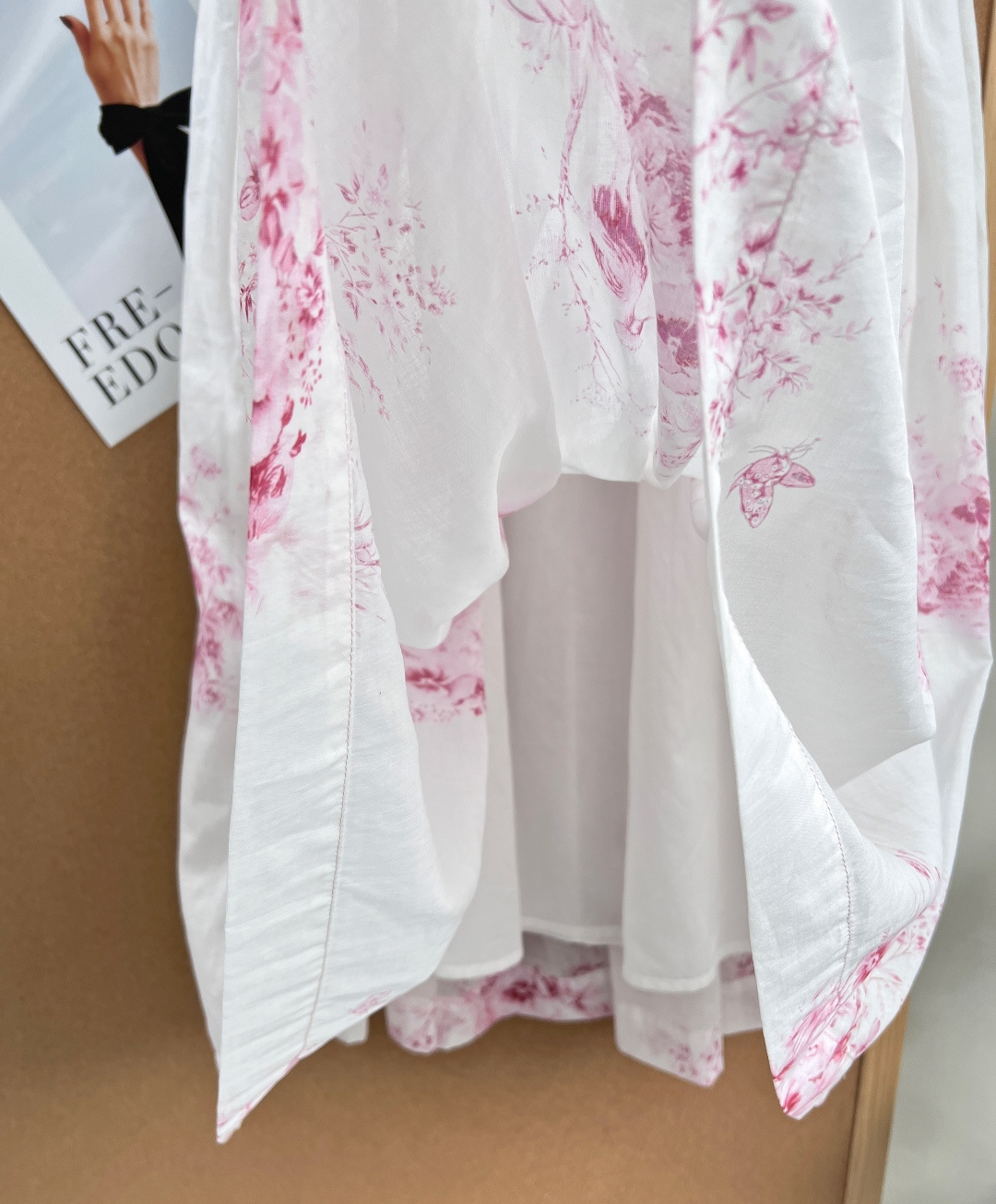 🆕DIOR26春夏新品晕染花卉半身裙。把春日的温柔诗意穿在身上，承包你一整个春夏的氛围感穿搭！▫️「写意