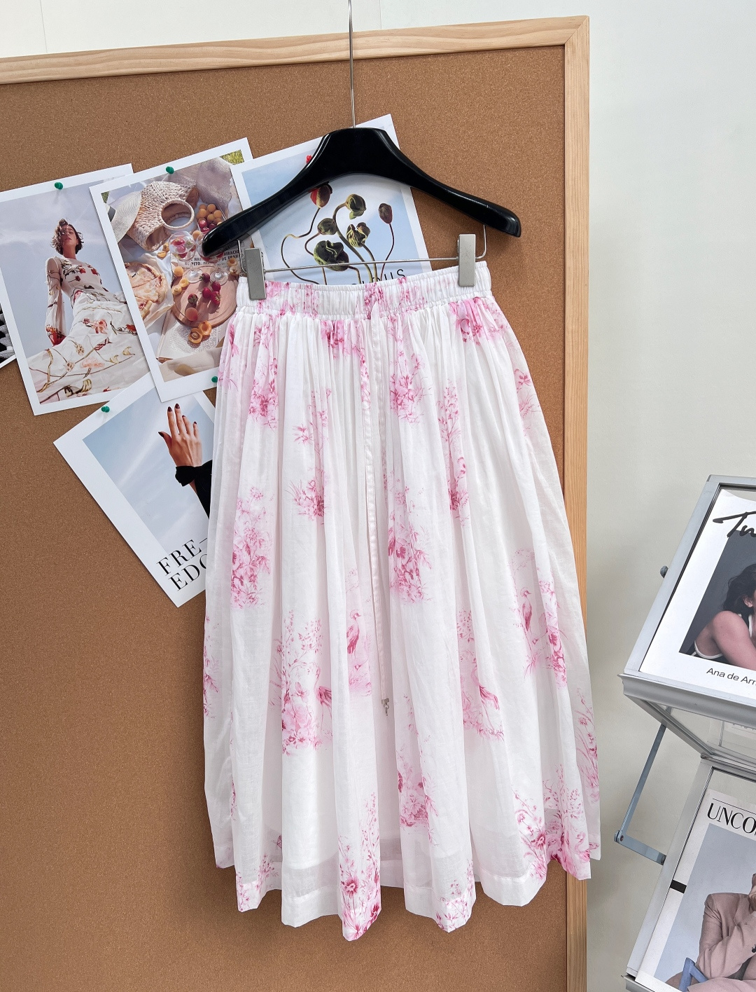 🆕DIOR26春夏新品晕染花卉半身裙。把春日的温柔诗意穿在身上，承包你一整个春夏的氛围感穿搭！▫️「写意