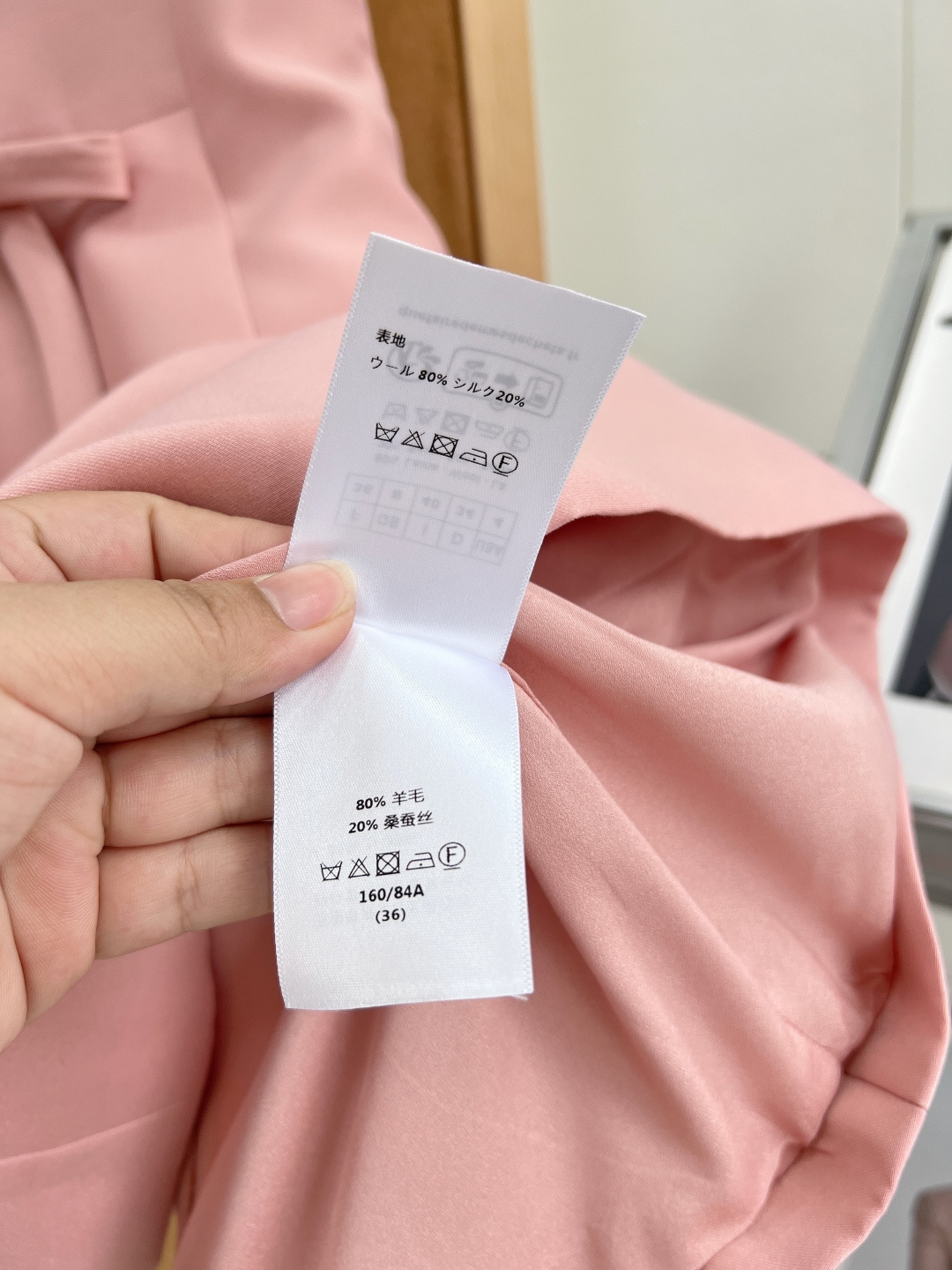 🆕DIOR26SS春夏新款蝴蝶结拼接吊带连衣裙 🌸三色可选：经典白/蜜桃粉/纯黑- U型方领剪裁：修饰肩