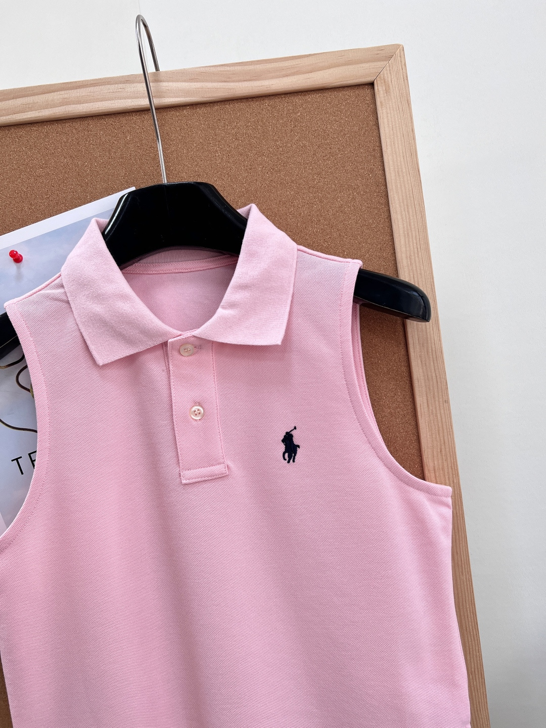 🆕 Ralph Lauren 拉夫劳伦26早春新款翻领战马背心，将经典学院风与松弛感完美融合，解锁美式复