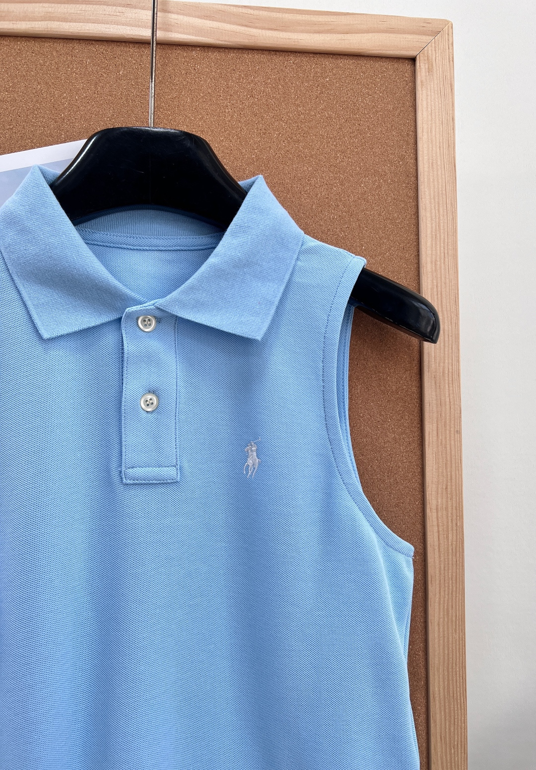 🆕 Ralph Lauren 拉夫劳伦26早春新款翻领战马背心，将经典学院风与松弛感完美融合，解锁美式复