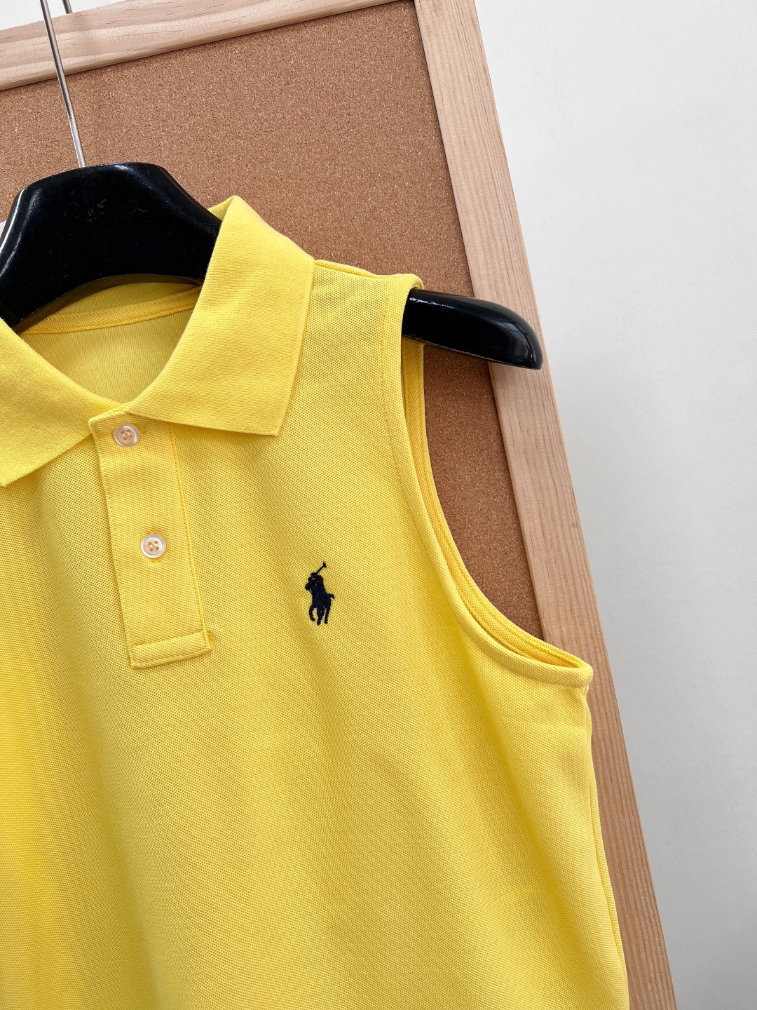 🆕 Ralph Lauren 拉夫劳伦26早春新款翻领战马背心，将经典学院风与松弛感完美融合，解锁美式复