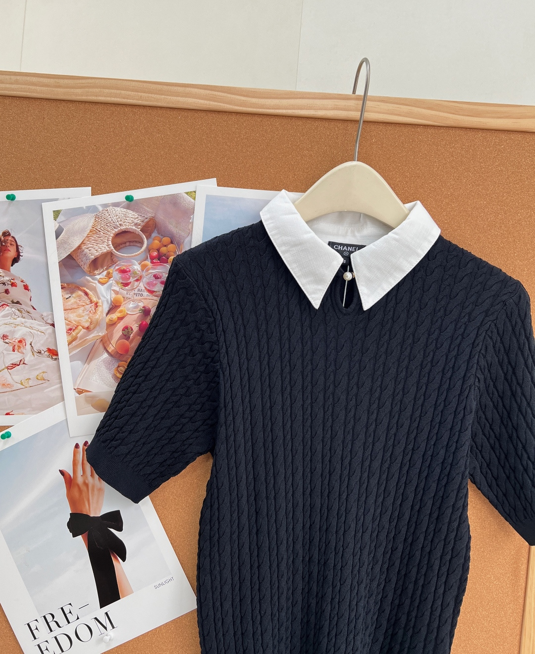 🆕CHANEL新款香奈儿拼色翻领绞花针织短袖｜26春夏经典千金款！采用品牌专属精纺针织细纱，通体立体扭绞