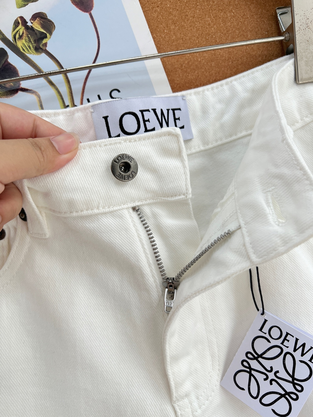 🆕LOEWE春夏新款口袋刺绣牛仔中裤✨高级感松弛穿搭必备✅ 原版同源 高端复刻购入品牌原版打版起样，1: