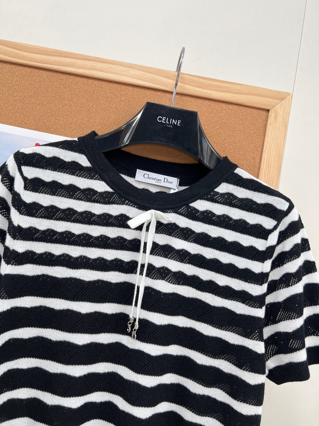 🆕Dior2026春夏系列黑白条纹针织衫，慵懒感的天花板，不挑身材的万能款」✅50%羊毛+50%粘纤黄金