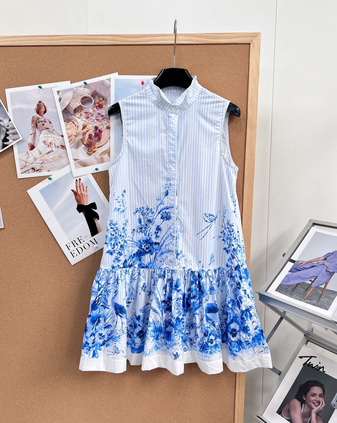 🆕💙Dior 26春夏水墨印花无袖连衣裙，把法式花园穿在身上，清冷松弛感直接拉满立领无袖衬衫版型，清爽利