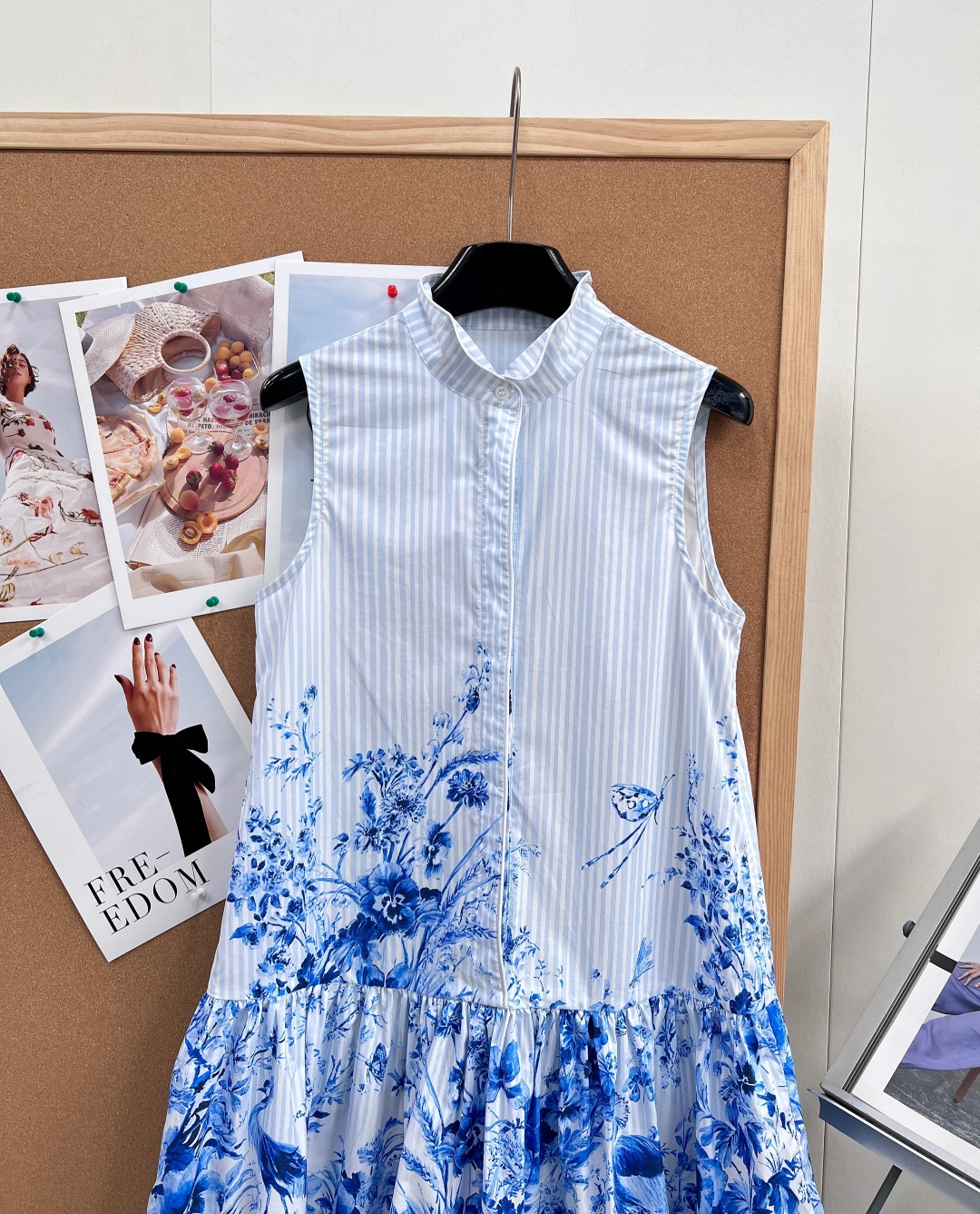 🆕💙Dior 26春夏水墨印花无袖连衣裙，把法式花园穿在身上，清冷松弛感直接拉满立领无袖衬衫版型，清爽利