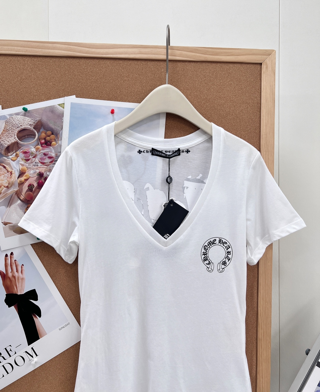 🆕 Chrome Hearts 克罗心梵文卡通印花V领印花短袖T恤日本进口印花原浆，印花超有质感，上身高