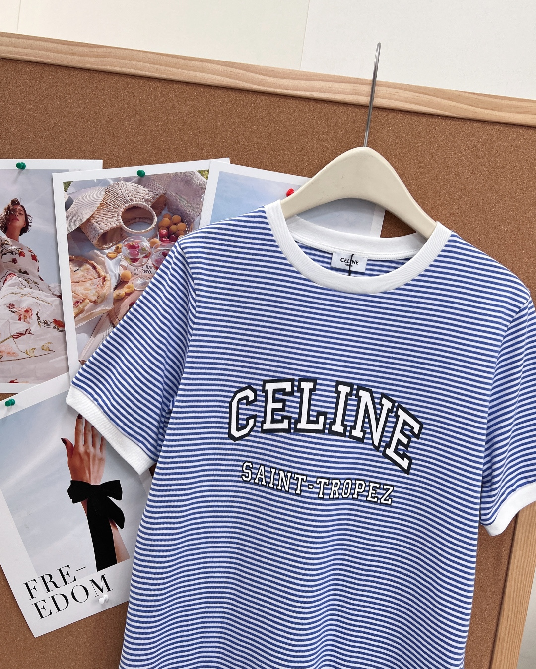 🆕Celine复古条纹字母短袖，法式休闲氛围感刚需款，经典海魂细条纹版型，自带南法度假松弛感，撞色白边圆