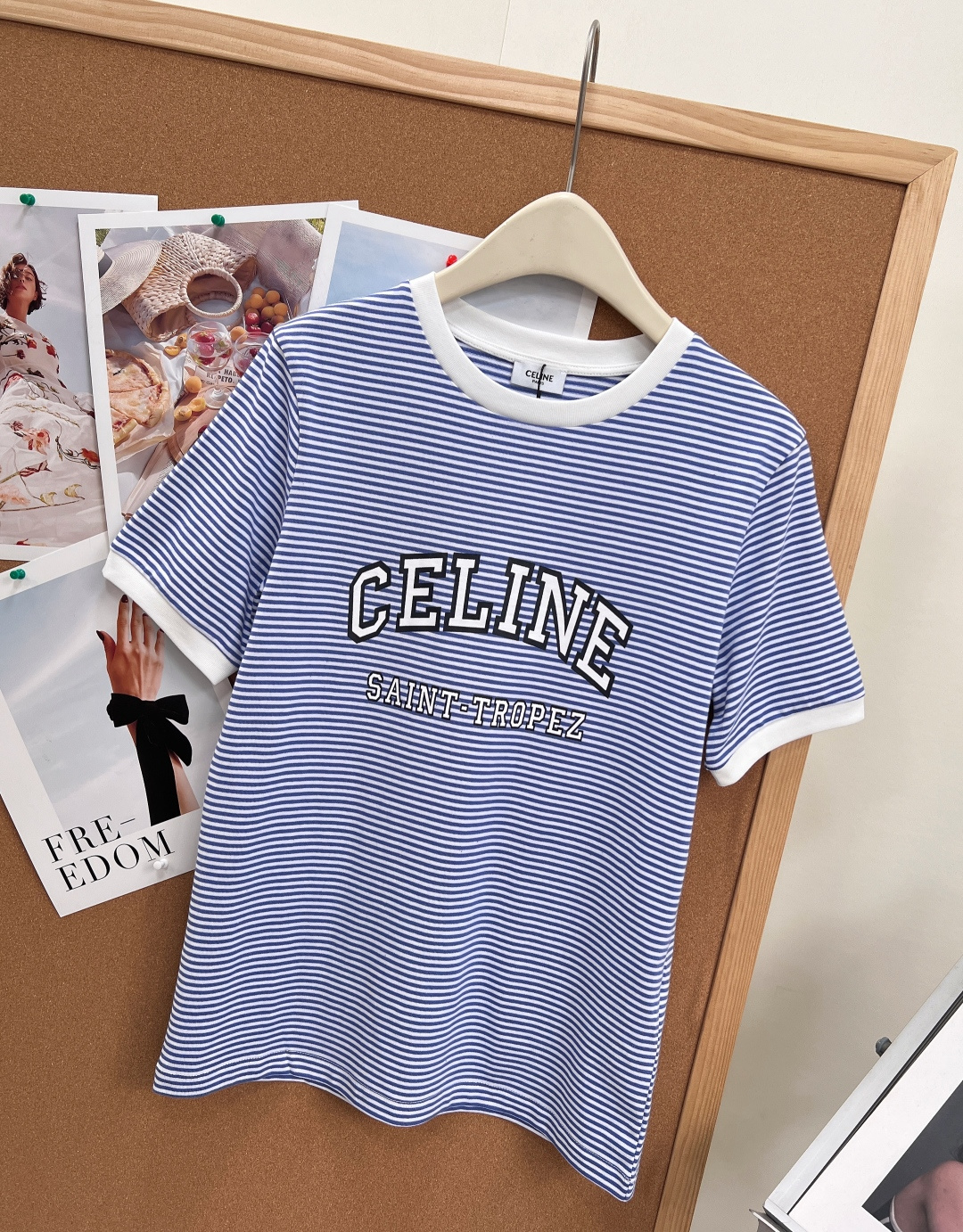 🆕Celine复古条纹字母短袖，法式休闲氛围感刚需款，经典海魂细条纹版型，自带南法度假松弛感，撞色白边圆