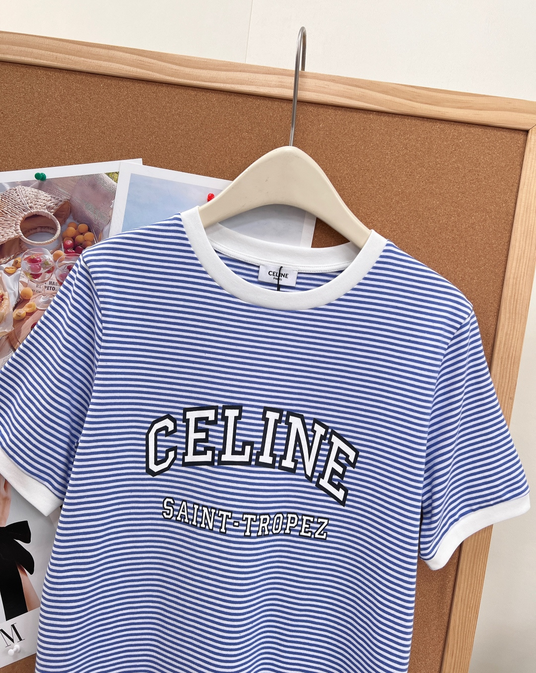 🆕Celine复古条纹字母短袖，法式休闲氛围感刚需款，经典海魂细条纹版型，自带南法度假松弛感，撞色白边圆