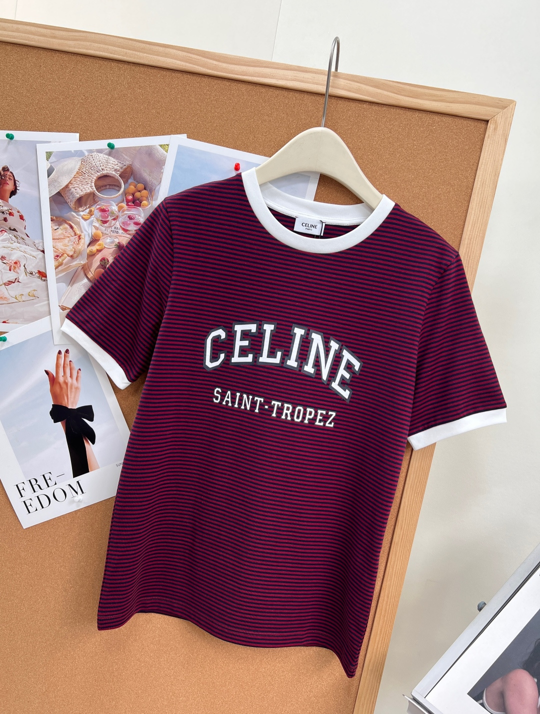 🆕Celine复古条纹字母短袖，法式休闲氛围感刚需款，经典海魂细条纹版型，自带南法度假松弛感，撞色白边圆
