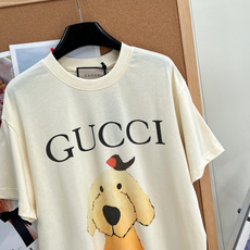 🆕 GUCCI 卡通呆萌哥哥和小鸟字母印花短袖T恤 上身休闲时尚 奇幻般的图案 带来充满想象力的时尚体验!定织定染面料 🆕 GUCCI 卡通呆萌哥哥和小鸟字母印花短袖T恤 上身休闲时尚 奇幻般的图案 带来充满想象力的时尚体验!定织定染面料