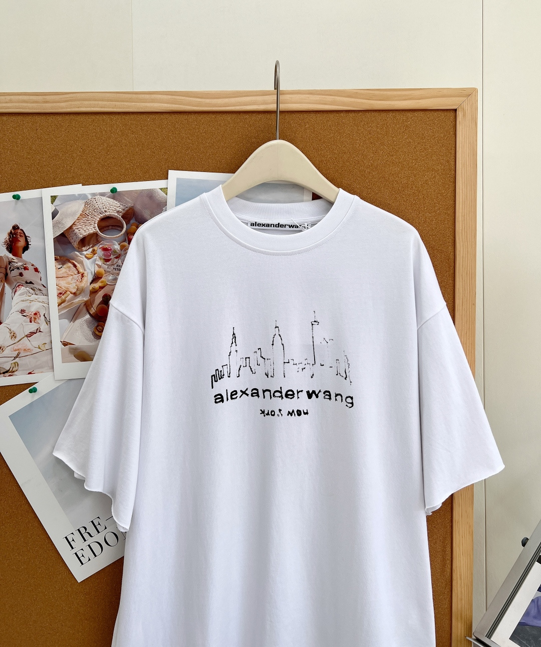 🆕Alexander Wang 2026新款城市天际线短袖，极简黑白高级调性，中性无性别剪裁，男生女生上