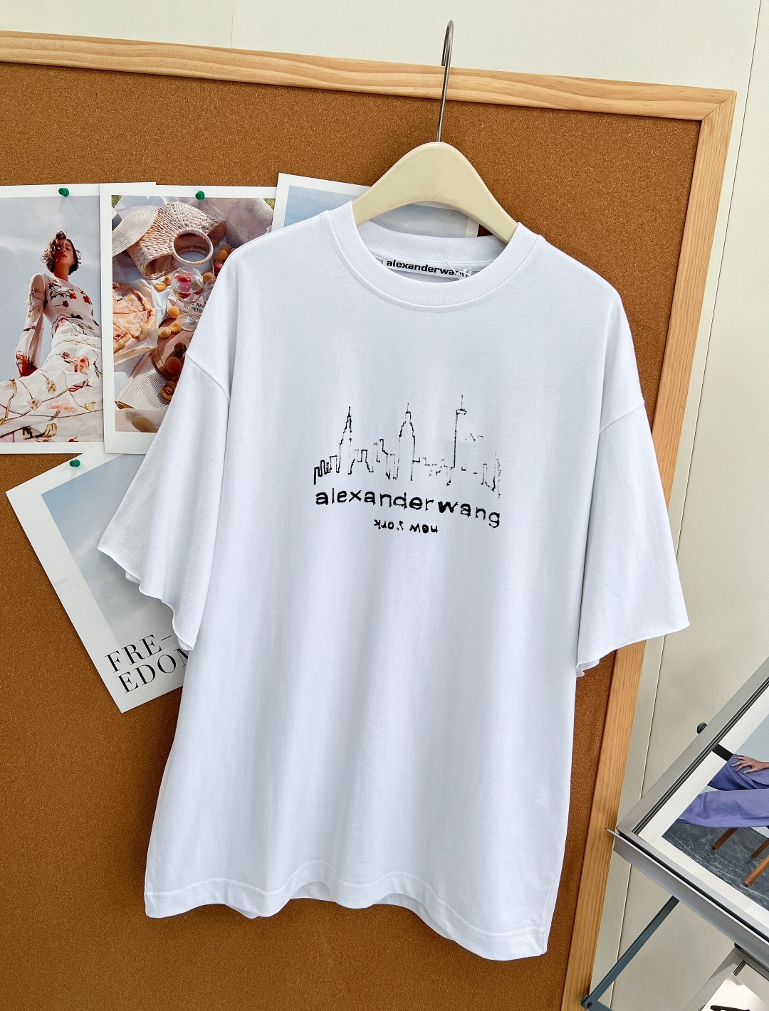 🆕Alexander Wang 2026新款城市天际线短袖，极简黑白高级调性，中性无性别剪裁，男生女生上