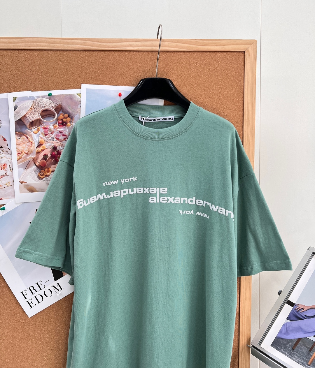 🆕Alexander Wang 2026新款发泡斜字母短袖，全新发泡印花系列，正面斜向倒置品牌标识搭配n