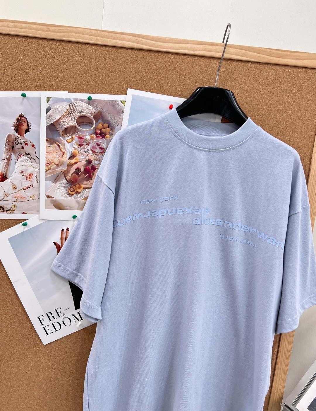 🆕Alexander Wang 2026新款发泡斜字母短袖，全新发泡印花系列，正面斜向倒置品牌标识搭配n