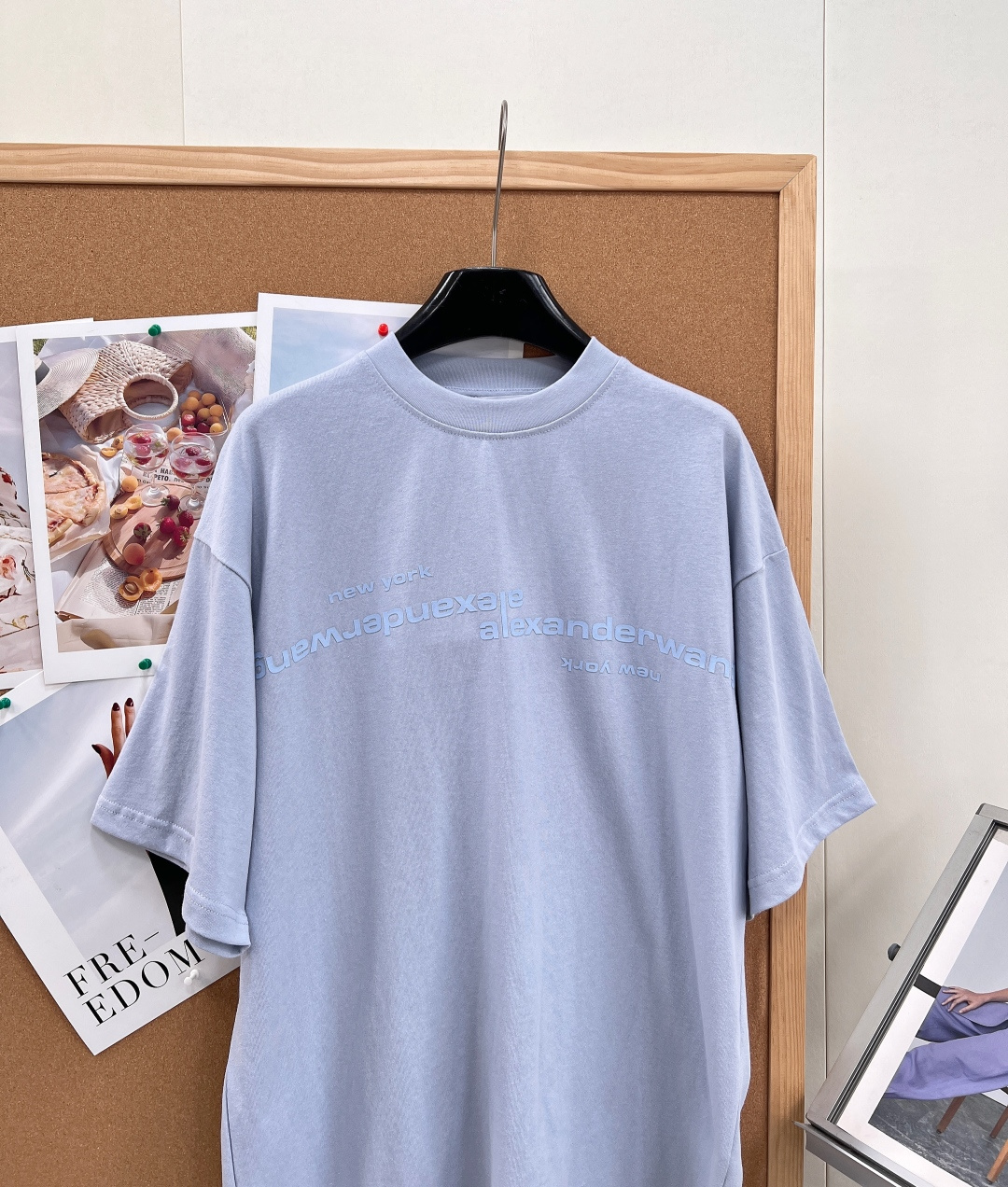 🆕Alexander Wang 2026新款发泡斜字母短袖，全新发泡印花系列，正面斜向倒置品牌标识搭配n