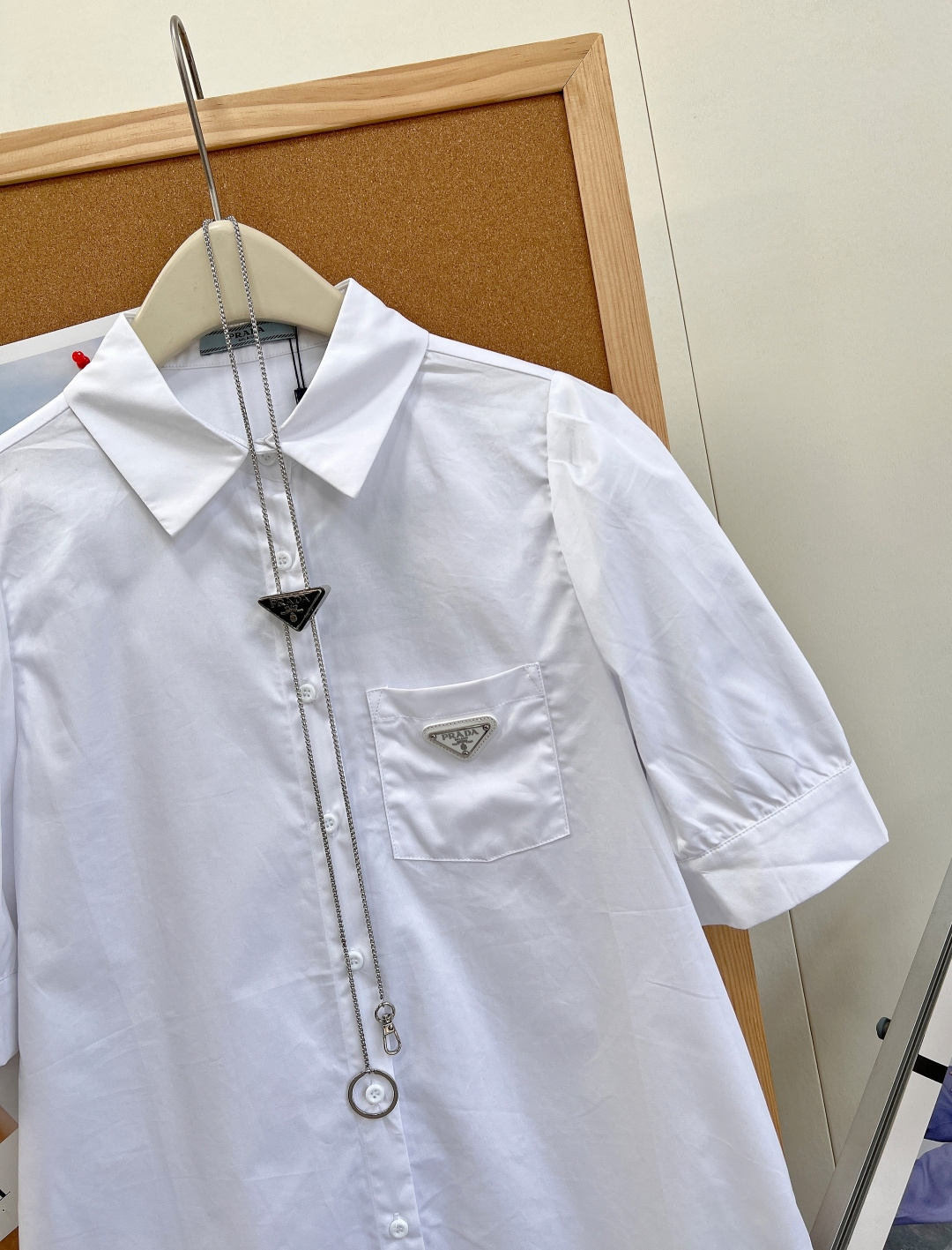 🆕PRADA三角标衬衫连衣裙，黑白经典双色上线甄选高支水洗棉面料，干爽挺括自带透气肌理，上身软糯不闷汗利