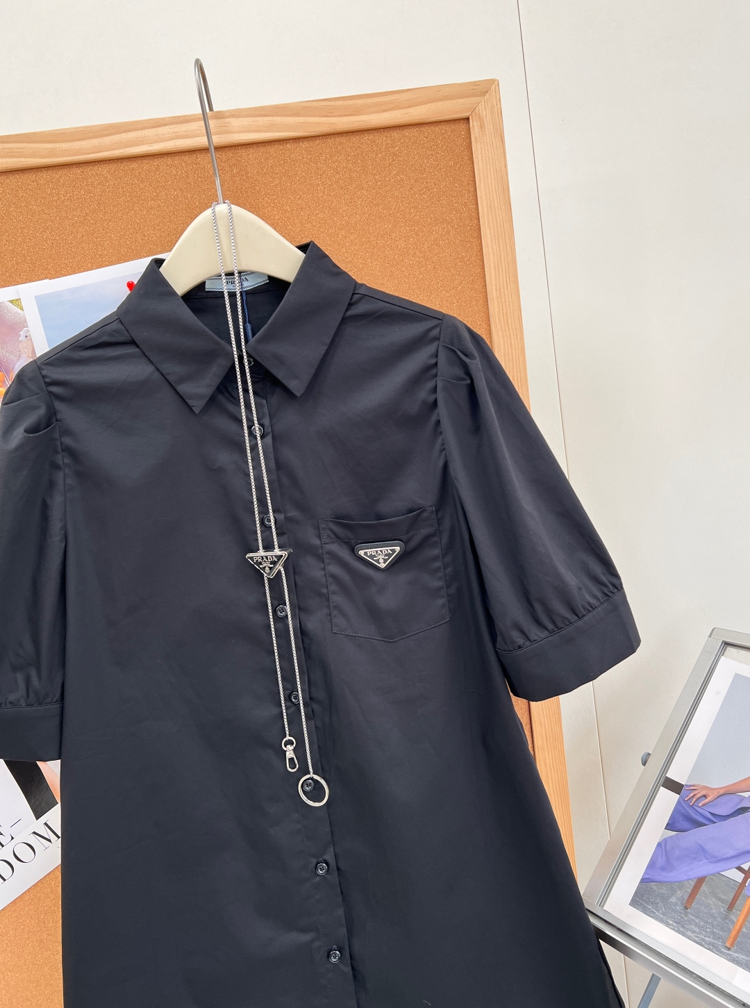 🆕PRADA三角标衬衫连衣裙，黑白经典双色上线甄选高支水洗棉面料，干爽挺括自带透气肌理，上身软糯不闷汗利
