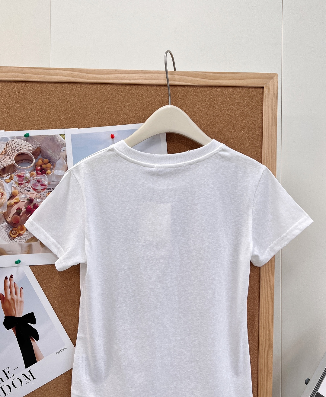🆕Acne Studios 新款1996复古磨边修身短T，黑白经典双色，北欧极简风天花板基础短袖，细节直