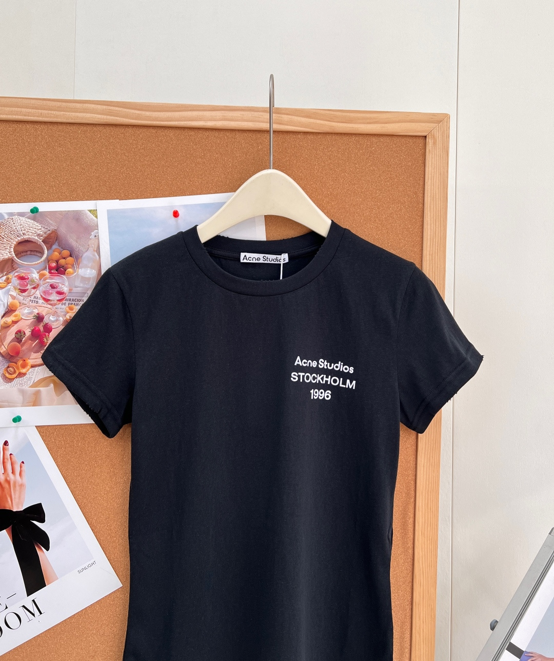 🆕Acne Studios 新款1996复古磨边修身短T，黑白经典双色，北欧极简风天花板基础短袖，细节直
