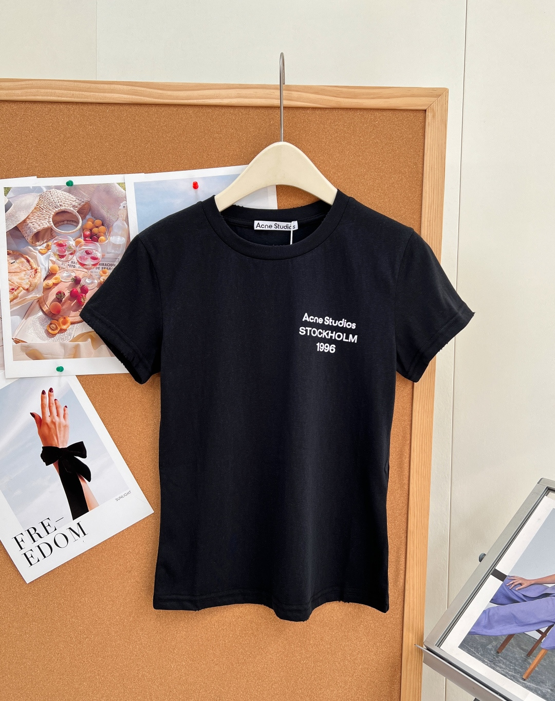 🆕Acne Studios 新款1996复古磨边修身短T，黑白经典双色，北欧极简风天花板基础短袖，细节直