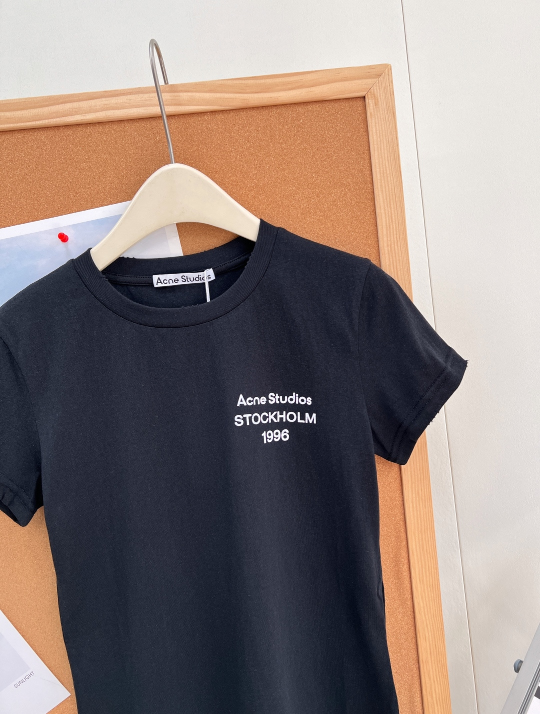 🆕Acne Studios 新款1996复古磨边修身短T，黑白经典双色，北欧极简风天花板基础短袖，细节直