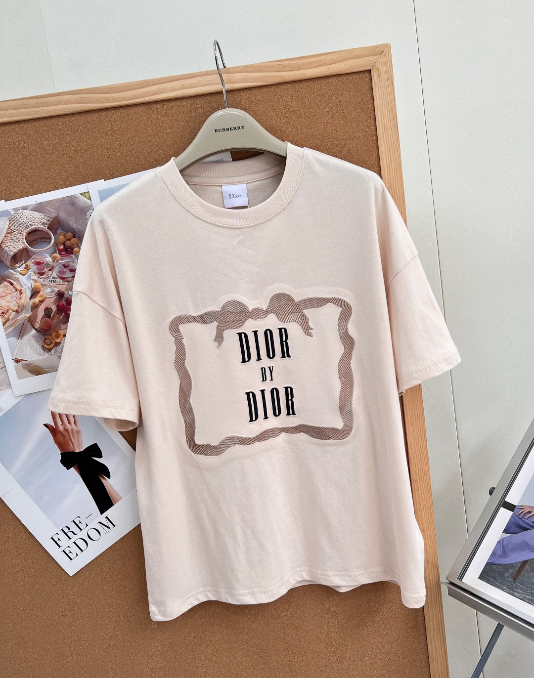 🆕Dior新款蝴蝶结相框刺绣短袖T恤，原版复刻刺绣工艺，辨识度拉满 全程对照专柜YB打版，胸前标志性丝带