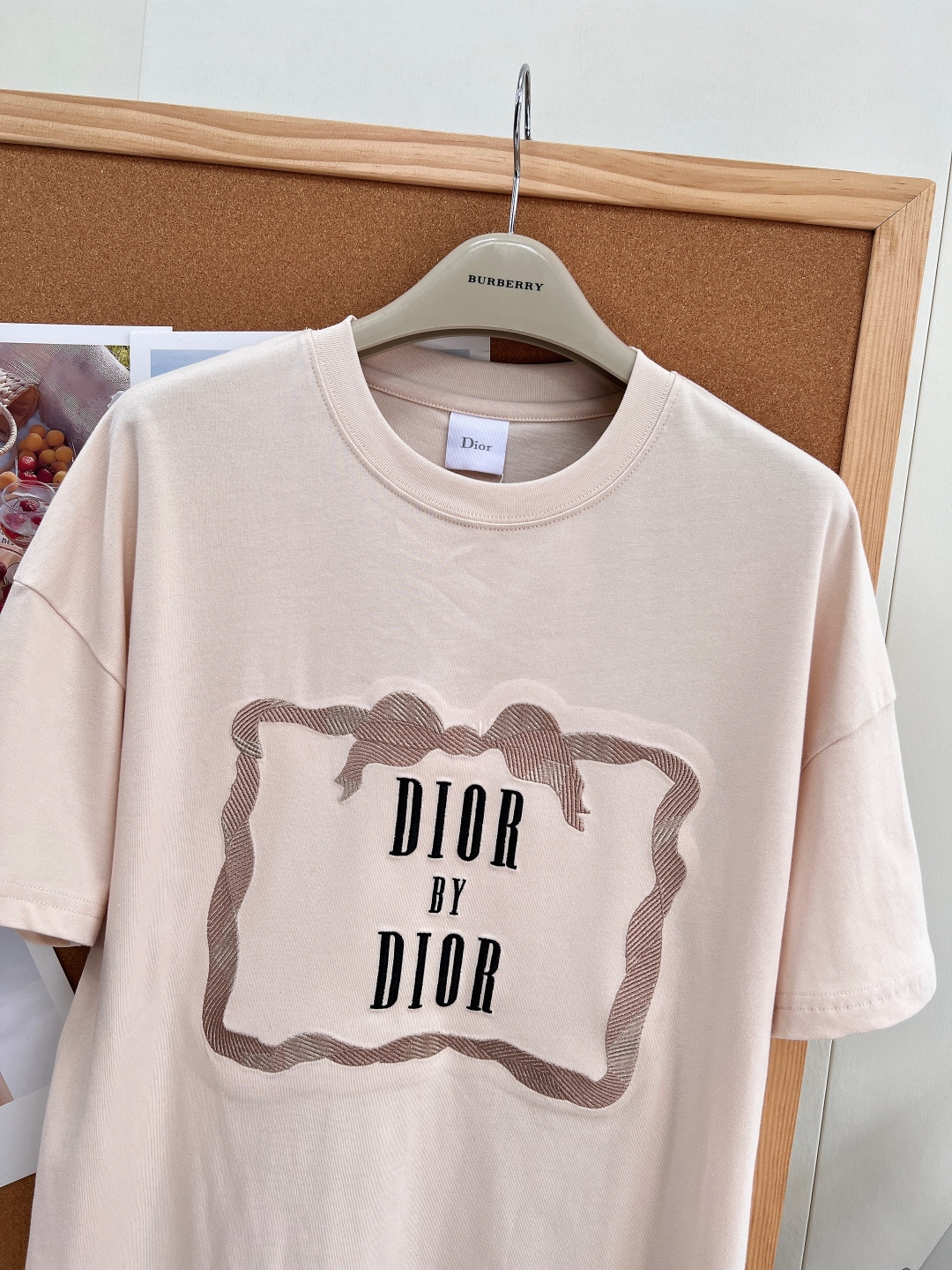 🆕Dior新款蝴蝶结相框刺绣短袖T恤，原版复刻刺绣工艺，辨识度拉满 全程对照专柜YB打版，胸前标志性丝带