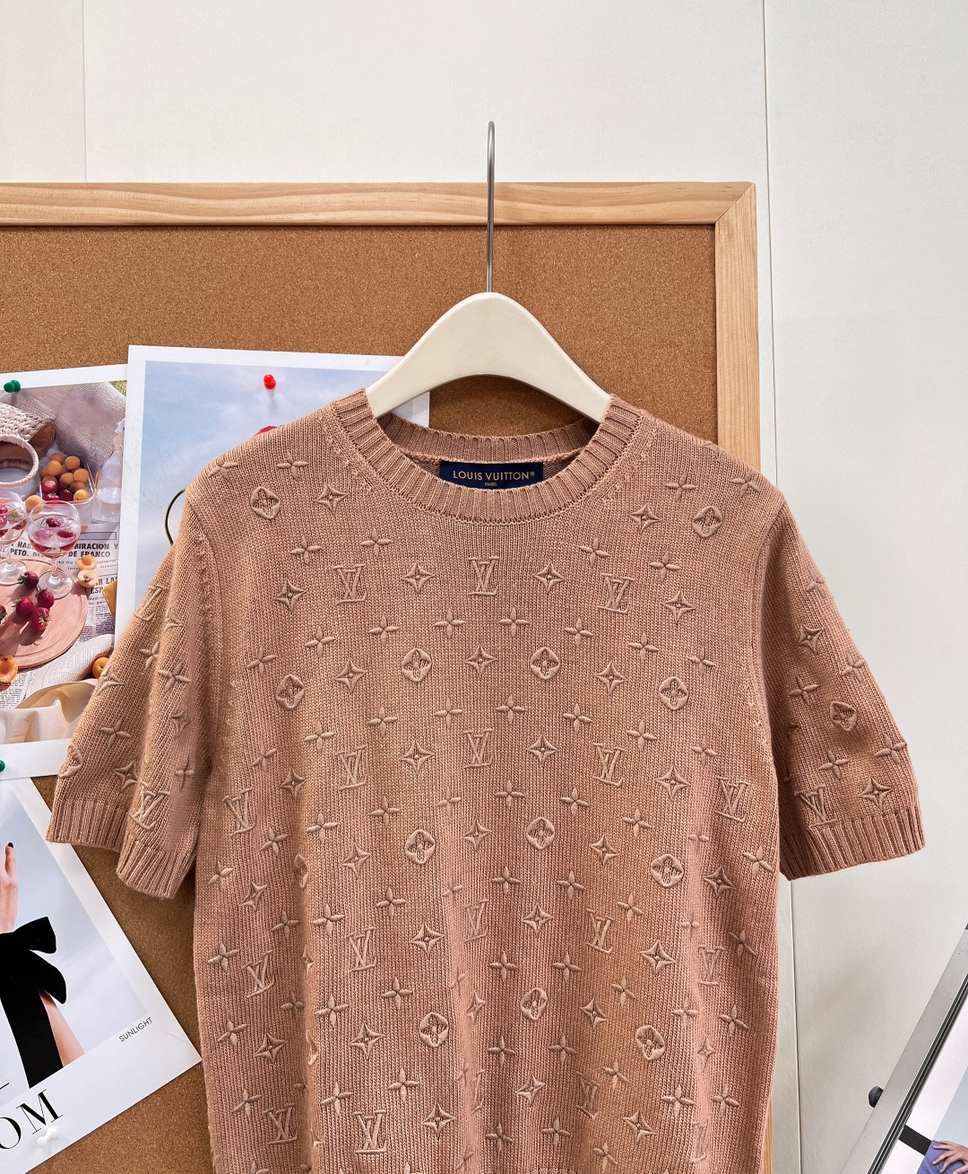 🆕LOUIS VUITTON26春夏新款满印刺绣圆领针织短袖，全身重工同色系老花刺绣，辨识度拉满，严格对