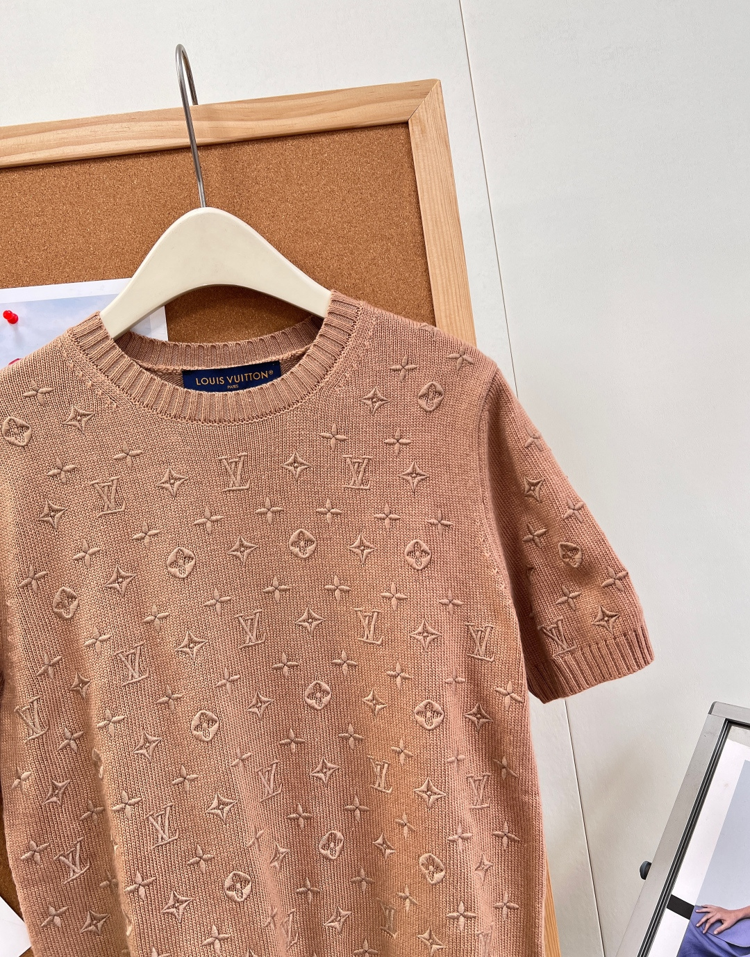 🆕LOUIS VUITTON26春夏新款满印刺绣圆领针织短袖，全身重工同色系老花刺绣，辨识度拉满，严格对