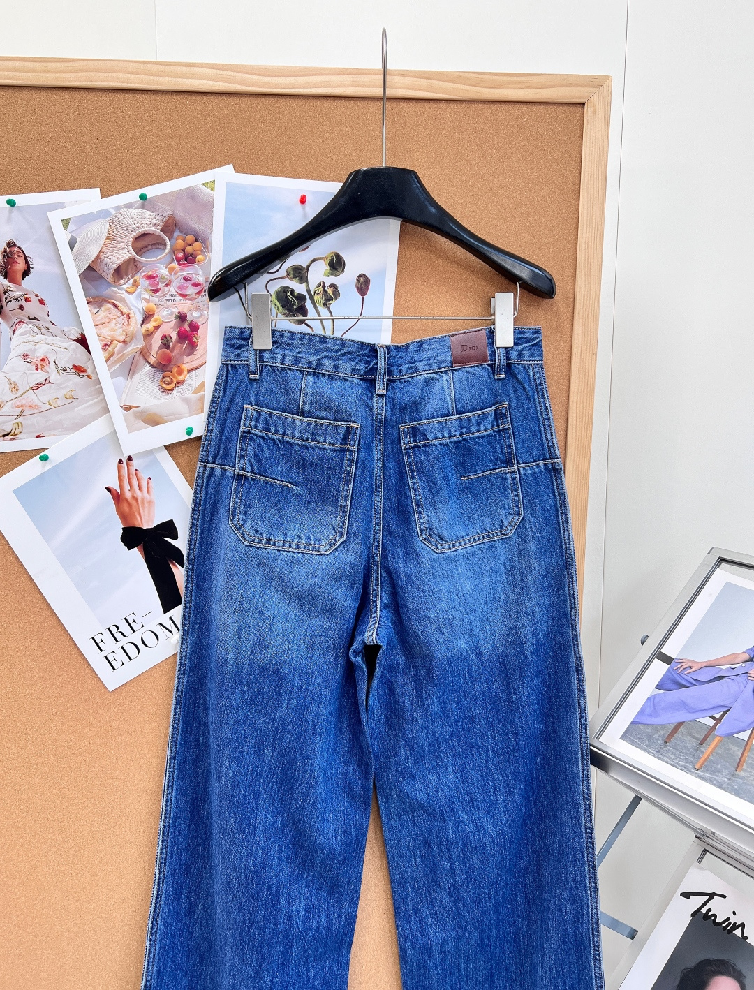 🆕DIOR2026春夏新款撞色拼接logo阔腿牛仔长裤✅面料工艺甄选高支纯棉牛仔面料，双层酵素洗水+固色