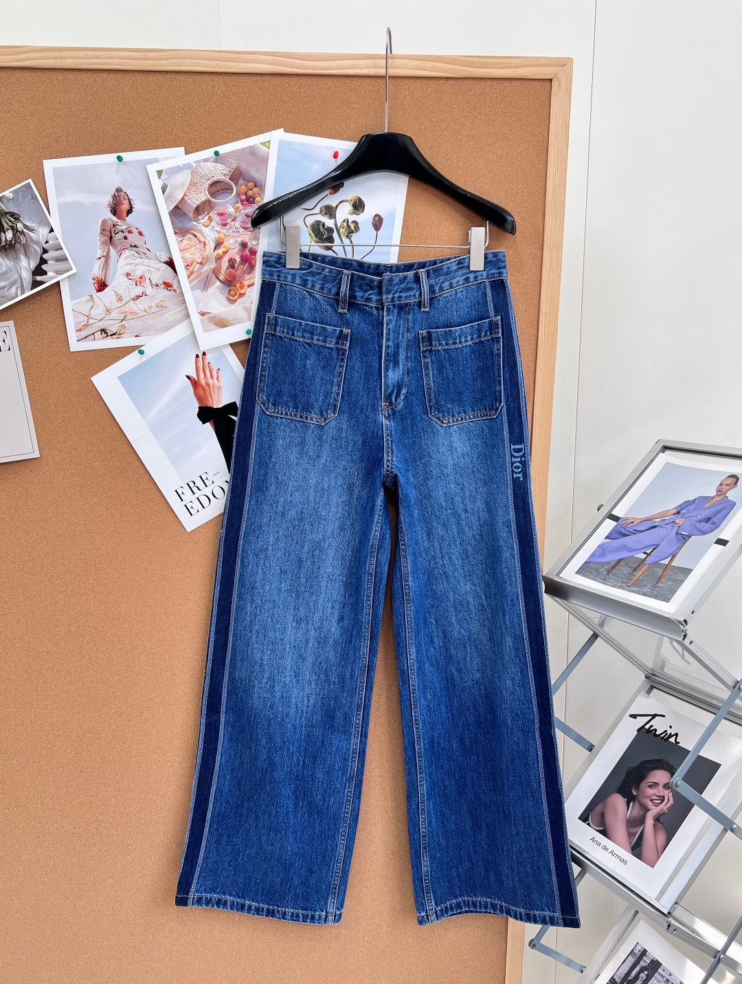 🆕DIOR2026春夏新款撞色拼接logo阔腿牛仔长裤✅面料工艺甄选高支纯棉牛仔面料，双层酵素洗水+固色