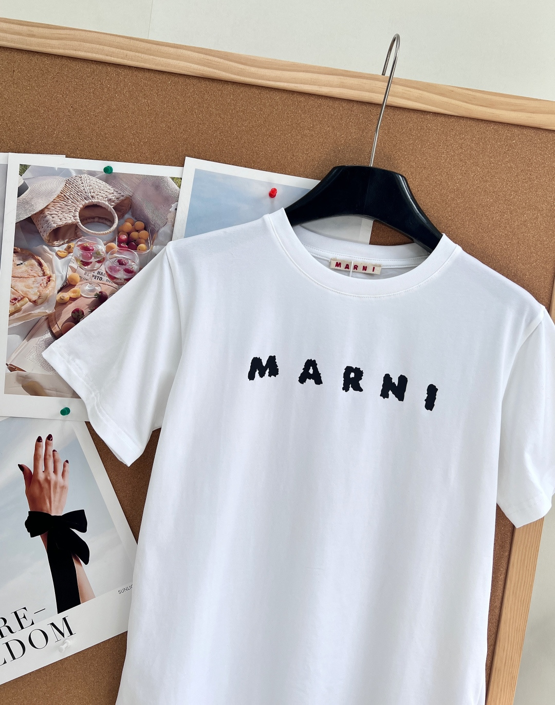 🆕26春夏MARNI经典字母短袖T恤✨辨识度拉满的斑驳做旧LOGO印花，随性又有艺术氛围感甄选高支精梳棉