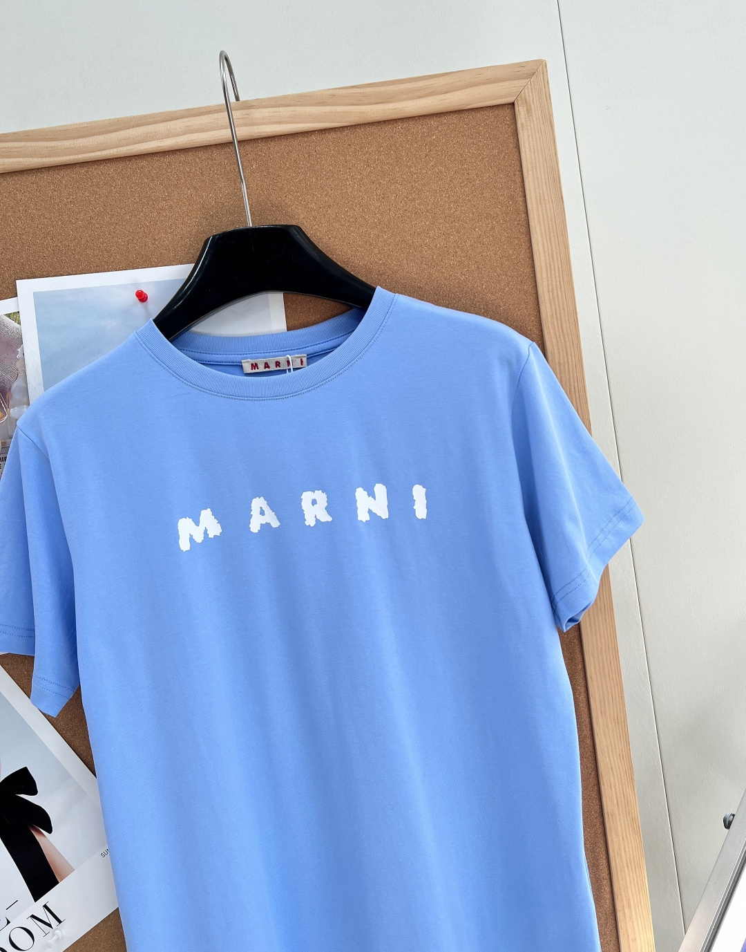 🆕26春夏MARNI经典字母短袖T恤✨辨识度拉满的斑驳做旧LOGO印花，随性又有艺术氛围感甄选高支精梳棉