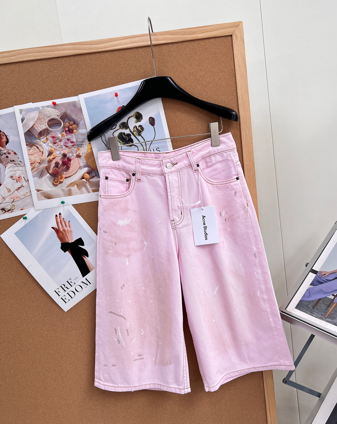 🆕Acne Studios 2026春夏限定粉色泼墨脏脏七分牛仔中裤上新甜酷粉调牛仔碰撞随性泼墨做旧肌理