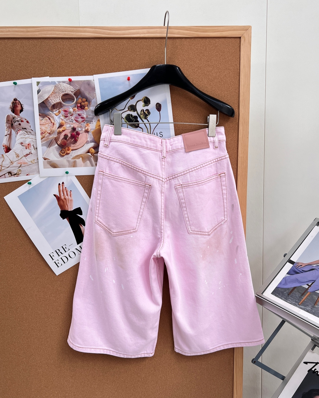 🆕Acne Studios 2026春夏限定粉色泼墨脏脏七分牛仔中裤上新甜酷粉调牛仔碰撞随性泼墨做旧肌理