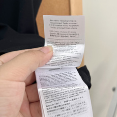 🆕Valentino经典金属V标螺纹修身背心|春夏内搭刚需王,经典黑白双色任选,U型大领口勾勒优美锁骨线 🆕Valentino经典金属V标螺纹修身背心|春夏内搭刚需王,经典黑白双色任选,U型大领口勾勒优美锁骨线