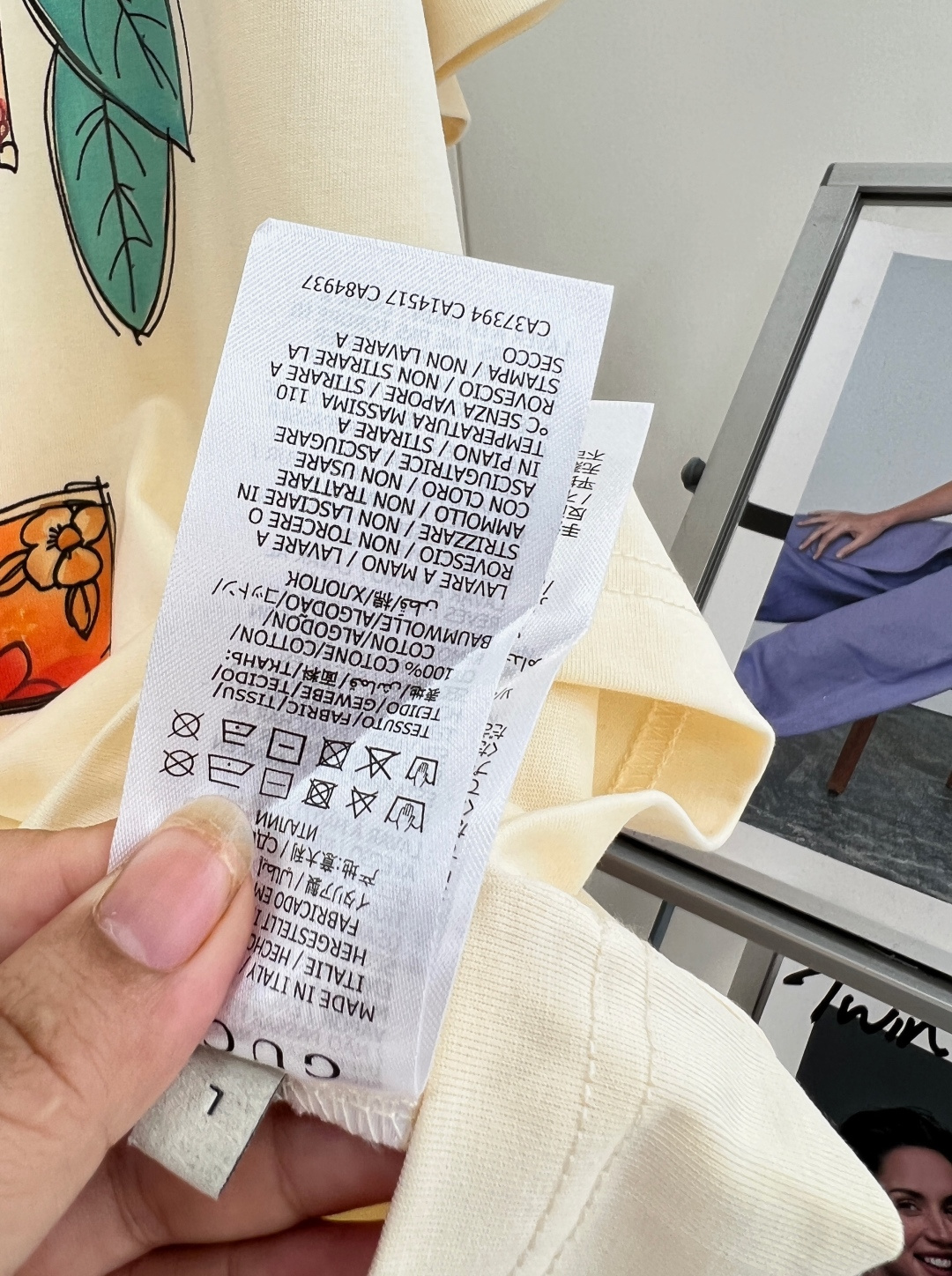 🆕 GUCCI 花朵印花短袖T恤上身休闲时尚 奇幻般的图案 带来充满想象力的时尚体验！定织定染面料 手感