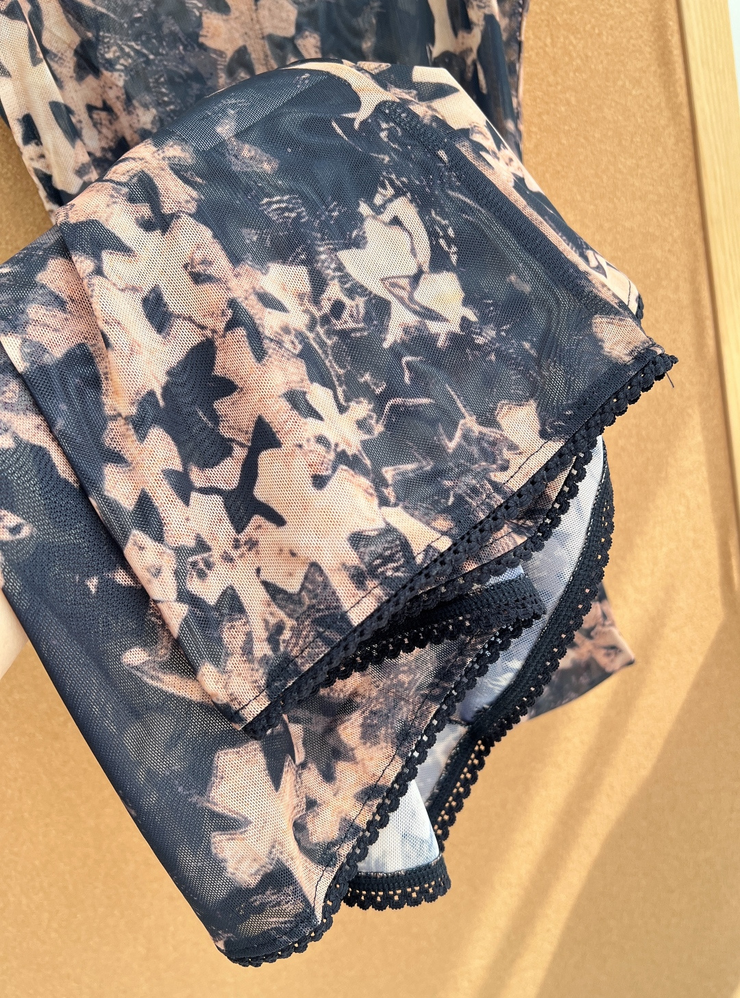 🆕-Chrome hearts26春夏新品十字晕染网纱吊带长裙暗黑禁欲风碰撞慵懒性感，氛围感直接拉满复古