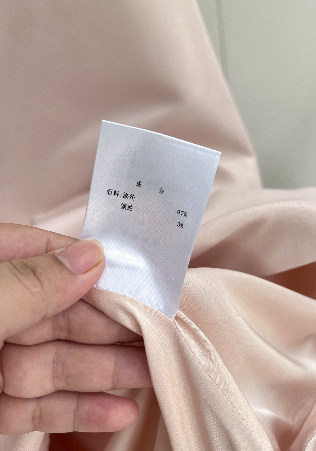 🆕JORYA卓雅26春夏新品柔雾粉珍珠领千金风连衣裙，低饱和裸粉缎面自带柔光滤镜，温柔显贵，妥妥富家少女