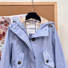 🆕Burberry早秋短款连帽风雪外套|氛围感轻奢,甄选品牌经典棉质嘎巴甸面料,轻盈挺括自带防风防护属性 🆕Burberry早秋短款连帽风雪外套|氛围感轻奢,甄选品牌经典棉质嘎巴甸面料,轻盈挺括自带防风防护属性